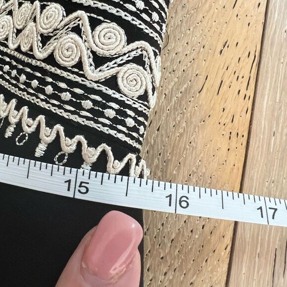 Maggie London Sheath Dress Black 10 Embroidered Lined Classic Tribal Business - Picture 12 of 14